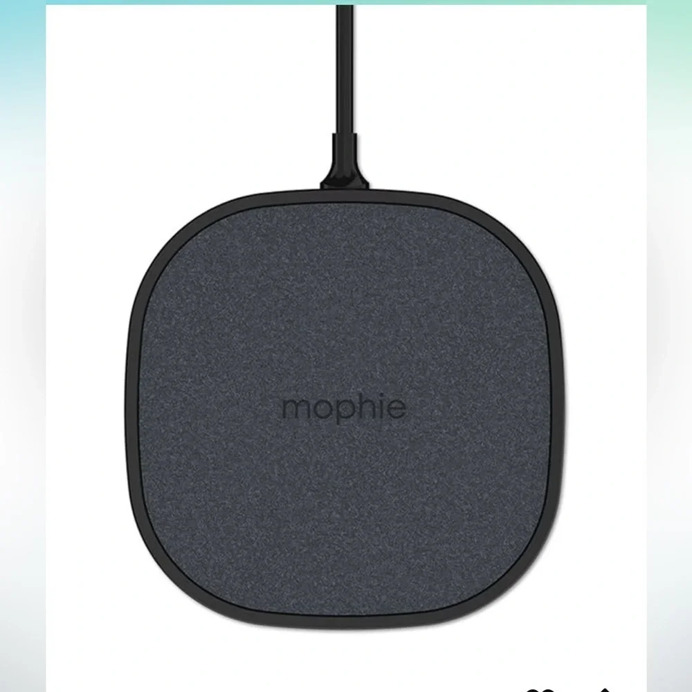 mophie 15W Universal Wireless Charge Pad, Qi-Compatible Charger NEW 0122